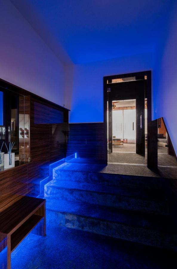 Aroma Gold Hotel Dolni Bousov ภายนอก รูปภาพ