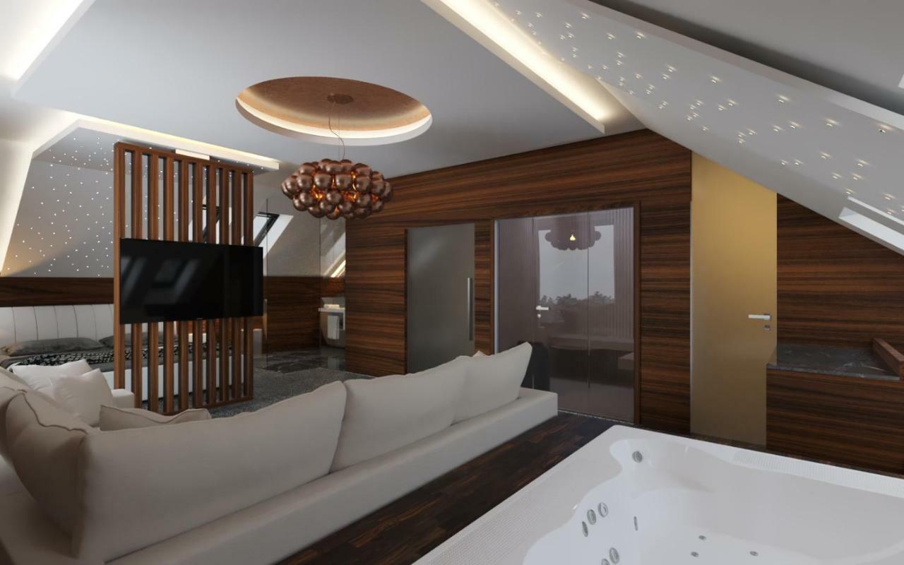 Aroma Gold Hotel Dolni Bousov ภายนอก รูปภาพ