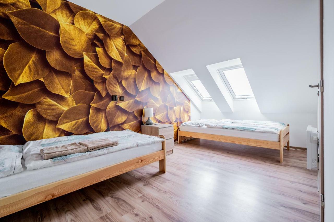 Aroma Gold Hotel Dolni Bousov ภายนอก รูปภาพ
